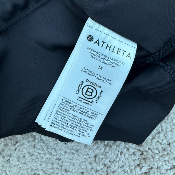 Athleta Run With It 14” Skort Black Size Medium - Picture 8 of 10